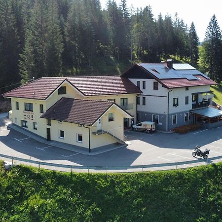 Hotel And Restaurant Ana Hrib-Loski Potok Exterior photo