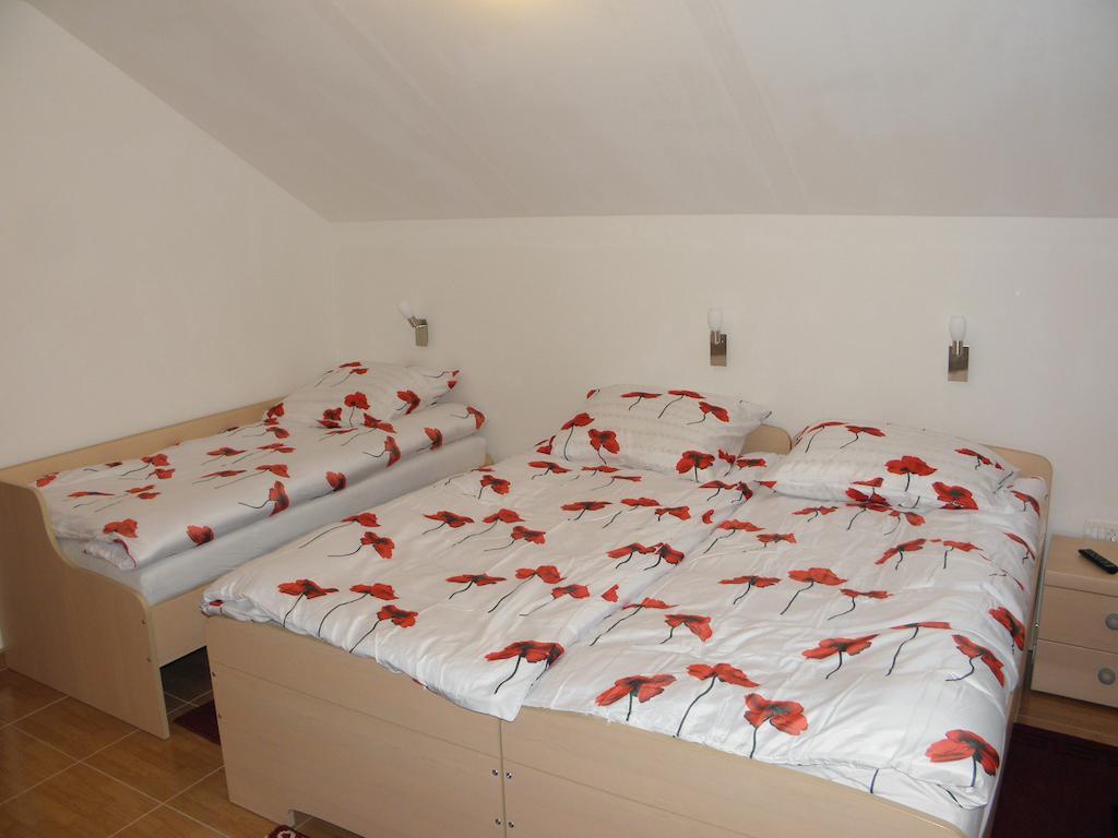 Hotel And Restaurant Ana Hrib-Loski Potok Room photo