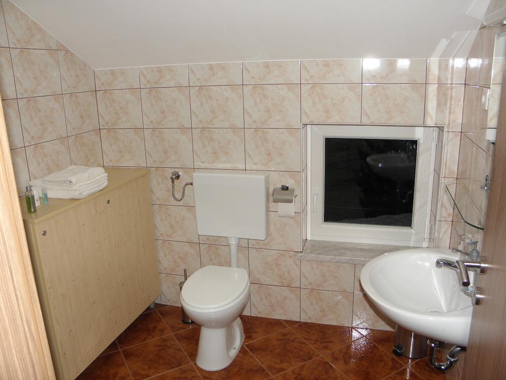 Hotel And Restaurant Ana Hrib-Loski Potok Room photo