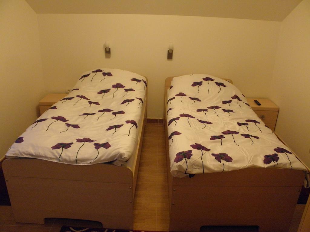 Hotel And Restaurant Ana Hrib-Loski Potok Room photo