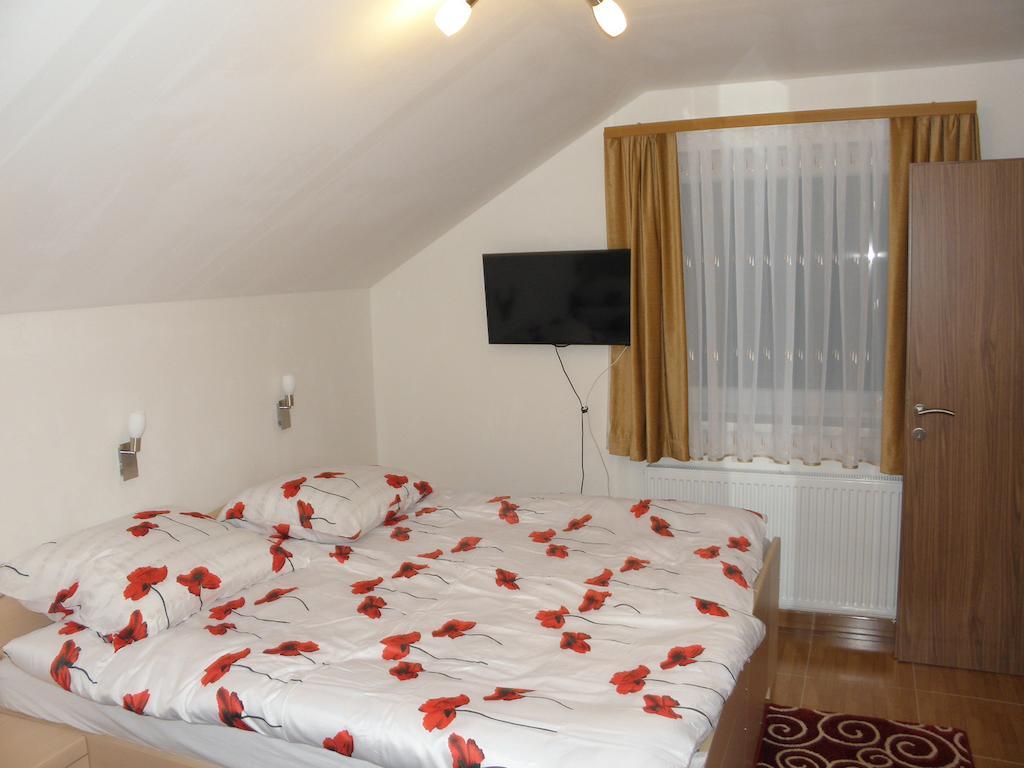 Hotel And Restaurant Ana Hrib-Loski Potok Room photo