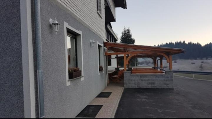 Hotel And Restaurant Ana Hrib-Loski Potok Exterior photo